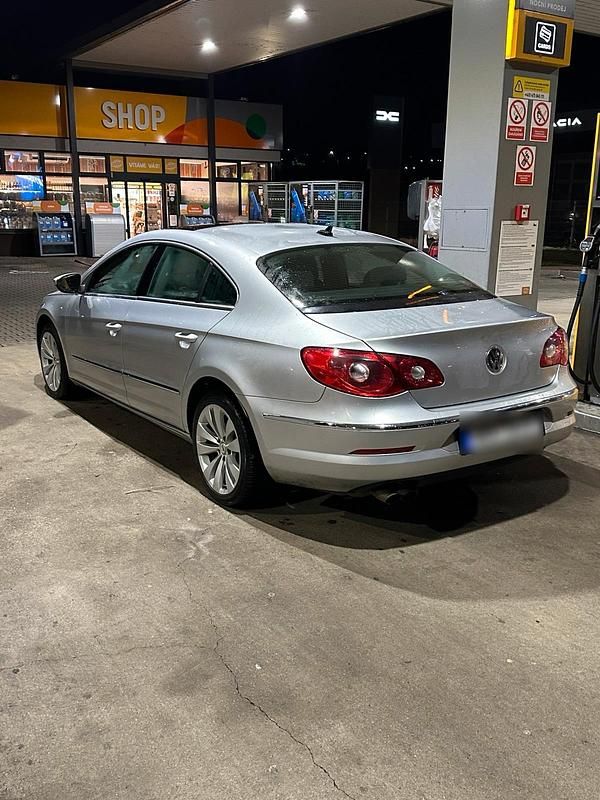 Gebraucht VW Passat 125 PS (91 kW) 2010 Silber Limousine