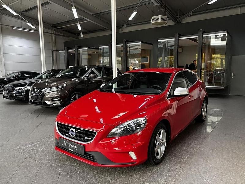 Rot Gebraucht 2014 Volvo V40 R-Design Kombi | 11.490 € (Teuer) - Bild 1/4
