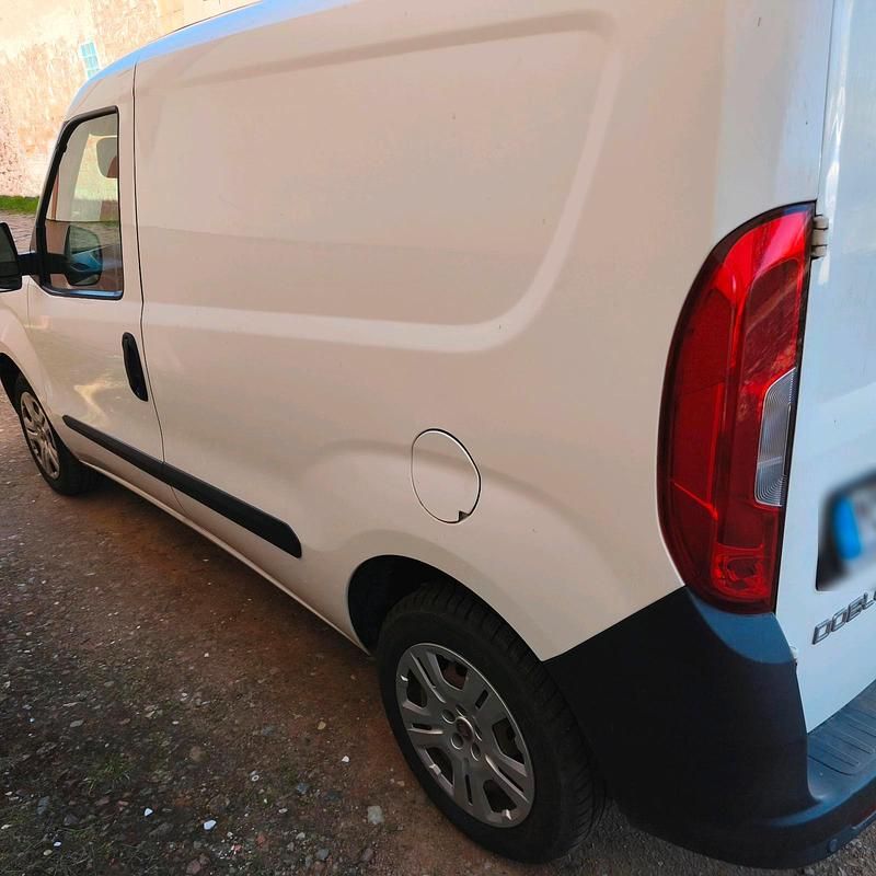 Gebraucht Fiat Doblò 101 PS (74 kW) 2016 Weiß Van / Kleinbus