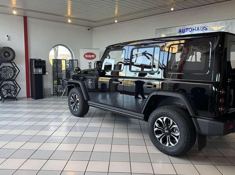 Neu BAW 212 166 PS (122 kW) 2026 Grau SUV