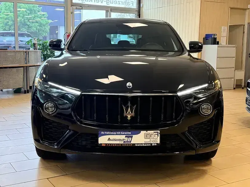 Gebraucht Maserati Levante 430 PS (316 kW) 2022 Schwarz SUV
