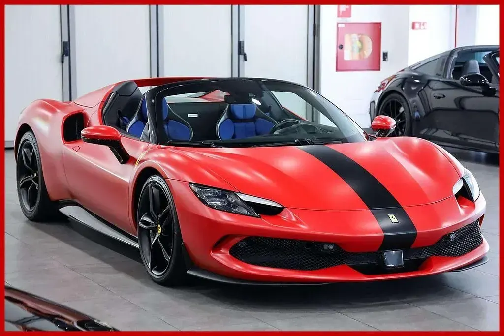 Gebraucht Ferrari 296 662 PS (486 kW) 2025 Rot Cabrio
