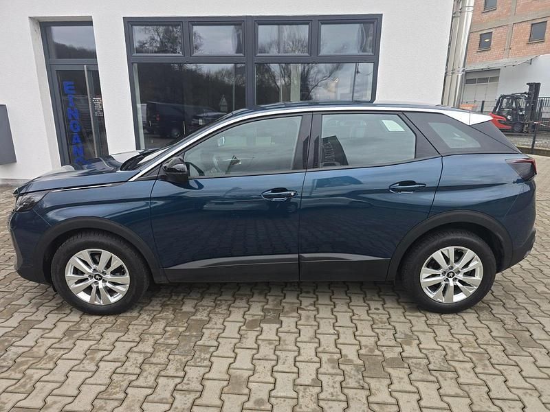 Gebraucht Peugeot 3008 Active 131 PS (96 kW) 2023 Blau celebes SUV