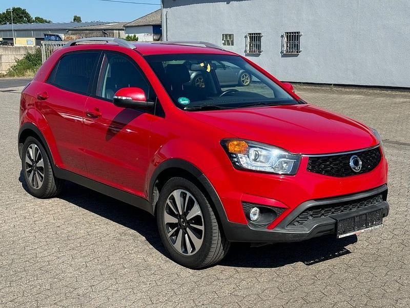 Gebraucht Ssangyong (KGM) Korando 150 PS (110 kW) 2016 Rot SUV