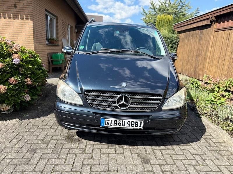 Schwarz Gebraucht 2007 Mercedes Viano Van / Kleinbus | 7.999 € (Fairer Preis) - Bild 1/4