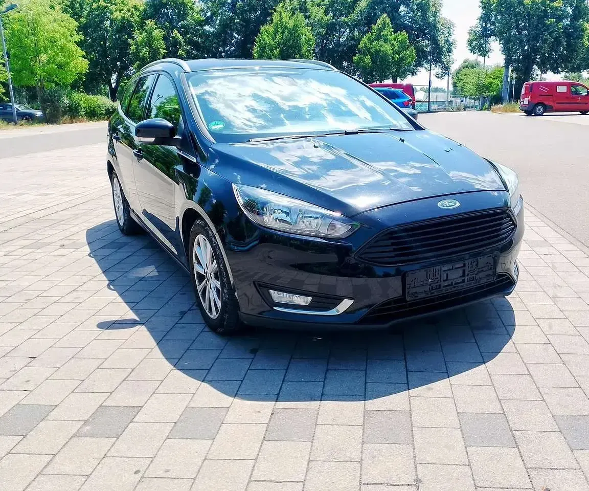 Gebraucht Ford Focus Titanium 120 PS (88 kW) 2015 Schwarz Kombi