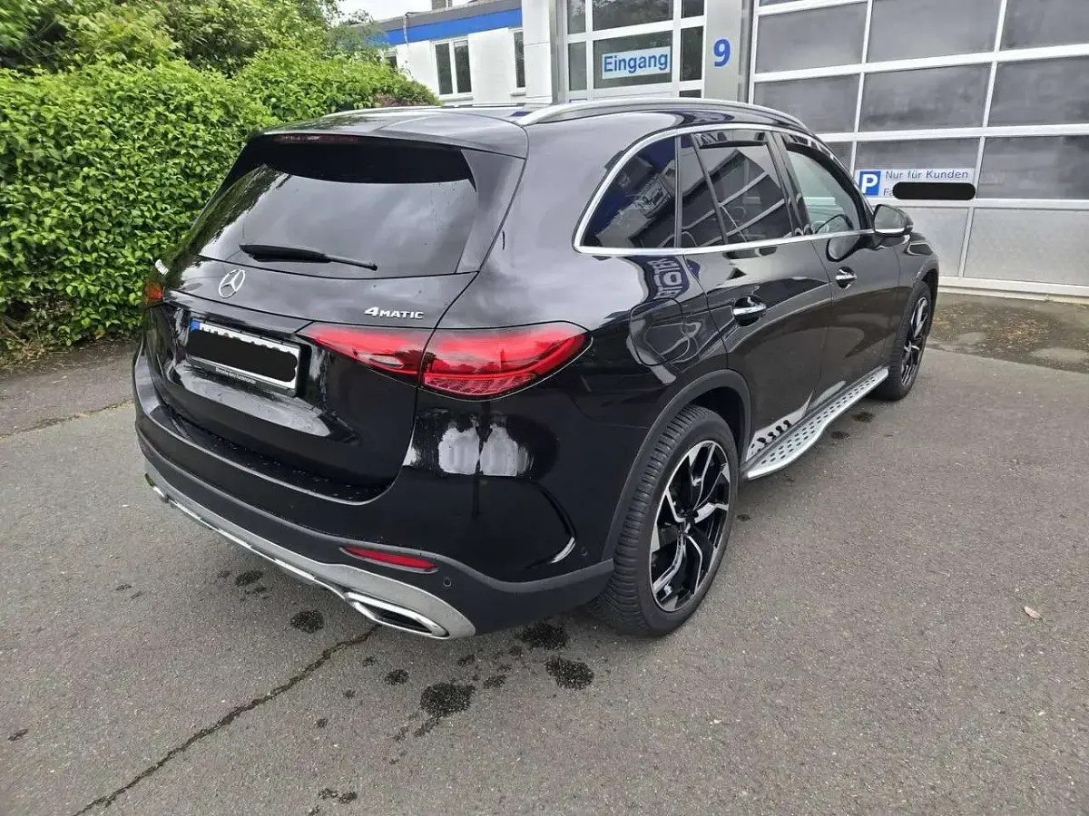 Gebraucht Mercedes GLC300 258 PS (189 kW) 2023 Schwarz SUV