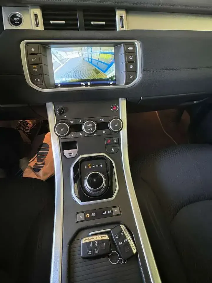 Gebraucht Land Rover Range Rover evoque Pure 150 PS (110 kW) 2017 Santorini black SUV
