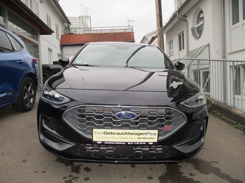 Używany Ford Focus ST 280 KM (205 kW) 2022 Czarny Sedan/Limuzyna