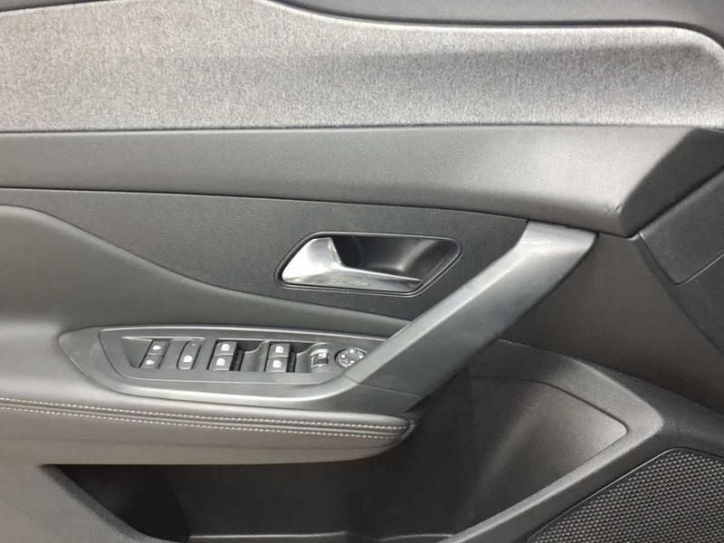 Gebraucht Peugeot 308 SW Allure 130 PS (95 kW) 2023 Perla nera schwarz metallic Kombi