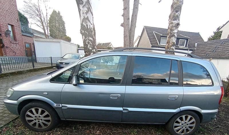 Gebraucht Opel Zafira 150 PS (110 kW) 2004 Grau Van / Kleinbus