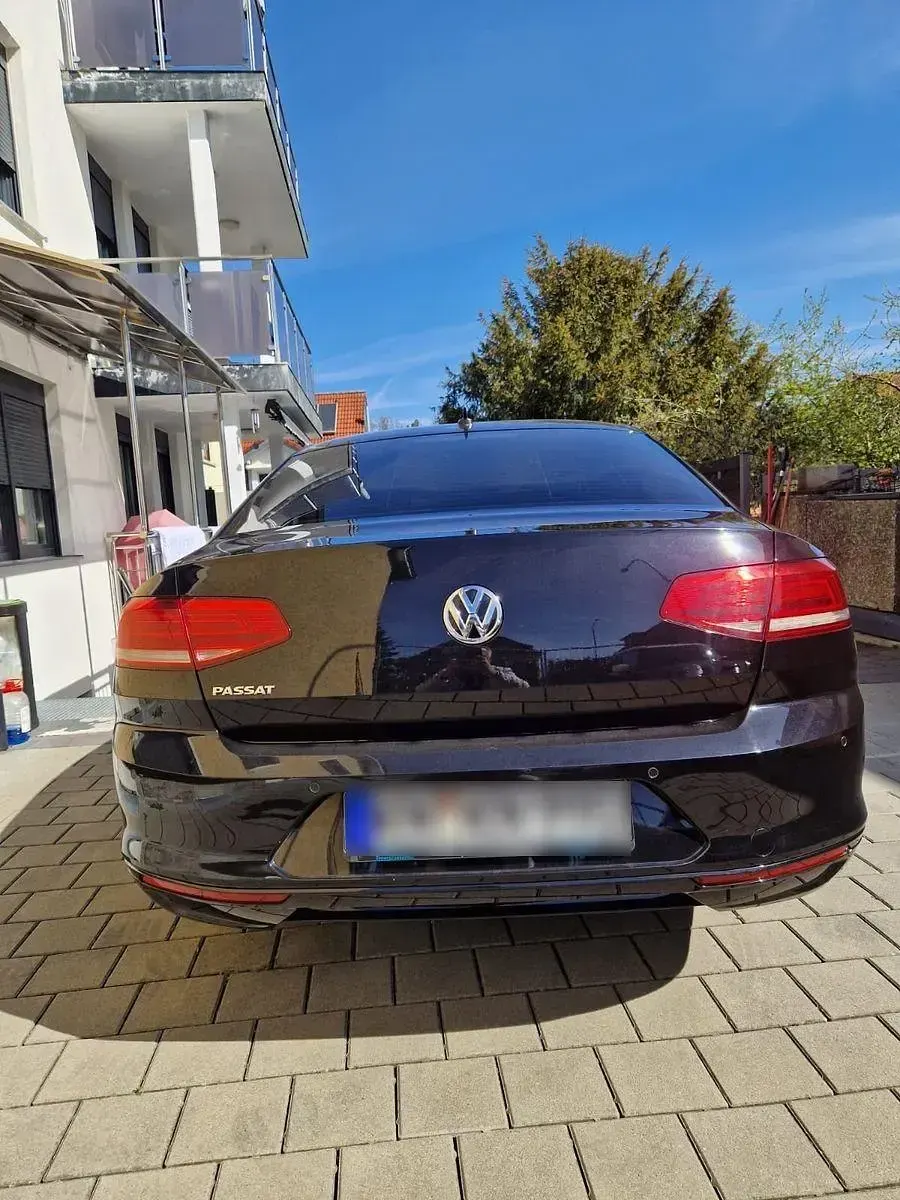 Gebraucht VW Passat 150 PS (110 kW) 2019 Schwarz Limousine