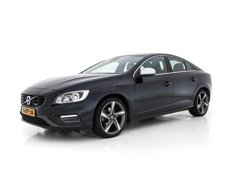 Gebraucht Volvo S60 R-Design Summum 150 PS (110 kW) 2015 Schwarz Limousine
