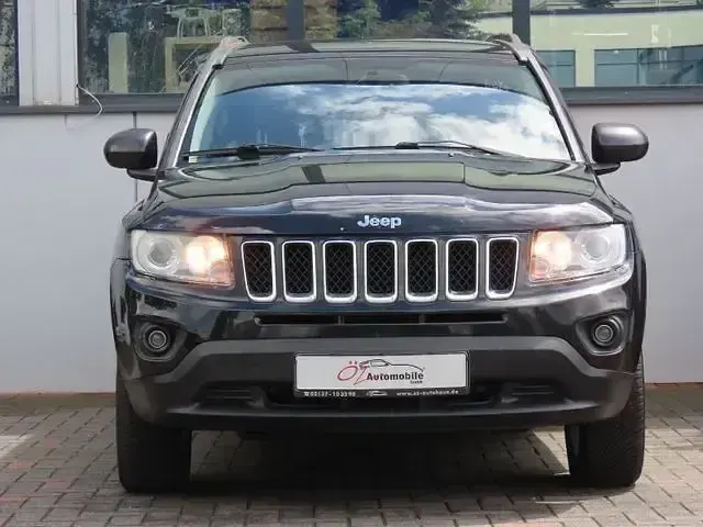 Gebraucht Jeep Compass 163 PS (119 kW) 2012 Schwarz SUV
