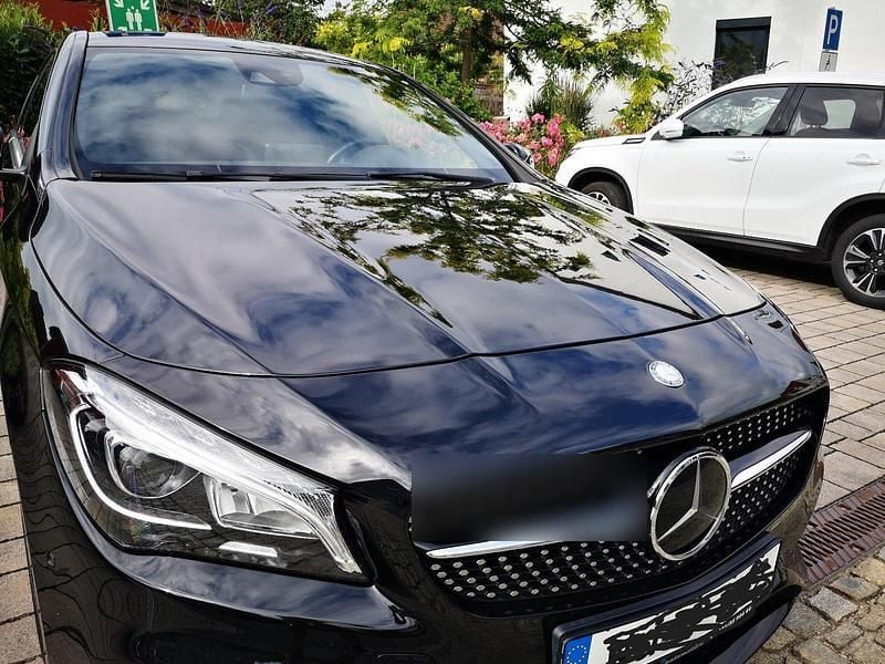 Schwarz Gebraucht 2017 Mercedes CLA220 Shooting Brake Kombi | 16.500 € (Fairer Preis) - Bild 1/4