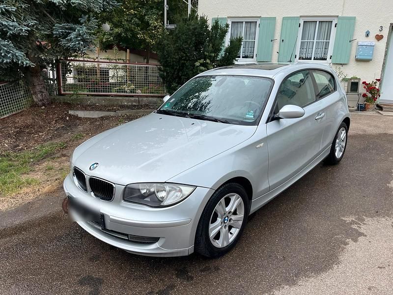Silber Gebraucht 2009 BMW 118 Kleinwagen | 1.800 € (Superpreis) - Bild 1/4