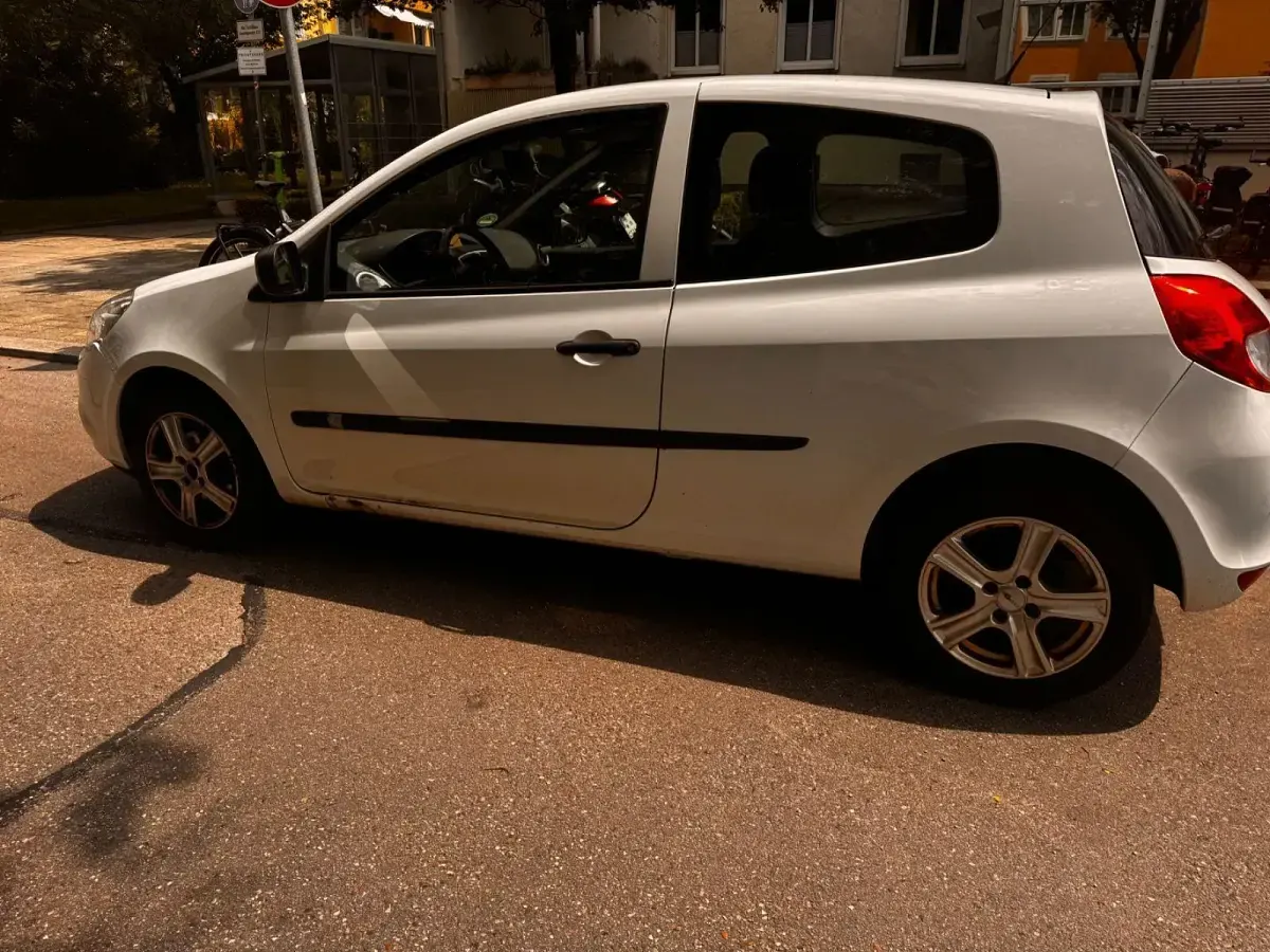 Gebraucht Renault Clio IV 75 PS (55 kW) 2012 Schwarz Limousine
