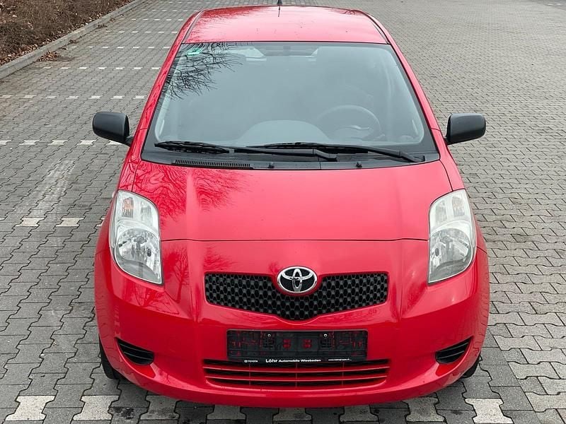 Gebraucht Toyota Yaris Luna 69 PS (50 kW) 2006 Rot Kleinwagen