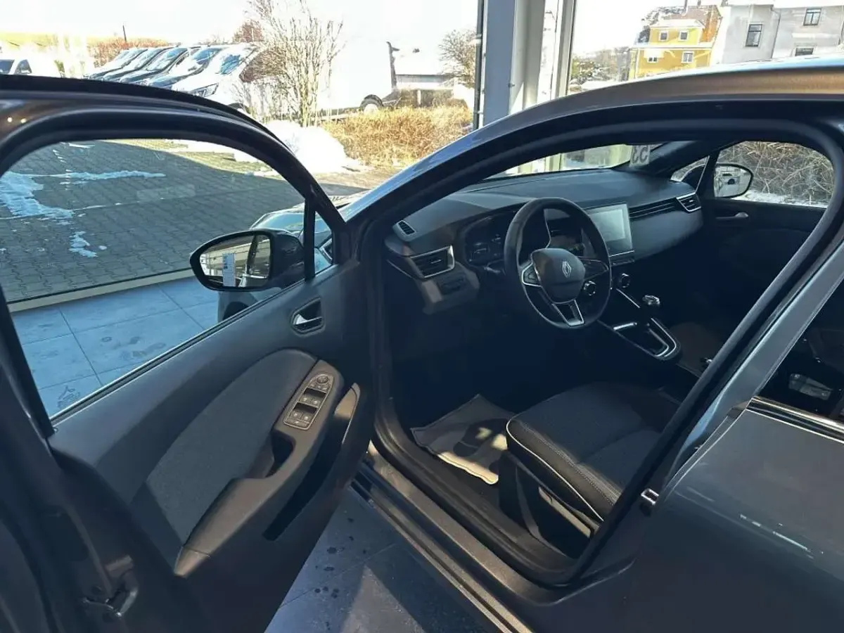 Gebraucht Renault Clio V Techno 91 PS (66 kW) 2025 Dolomitgrau metallic Kleinwagen