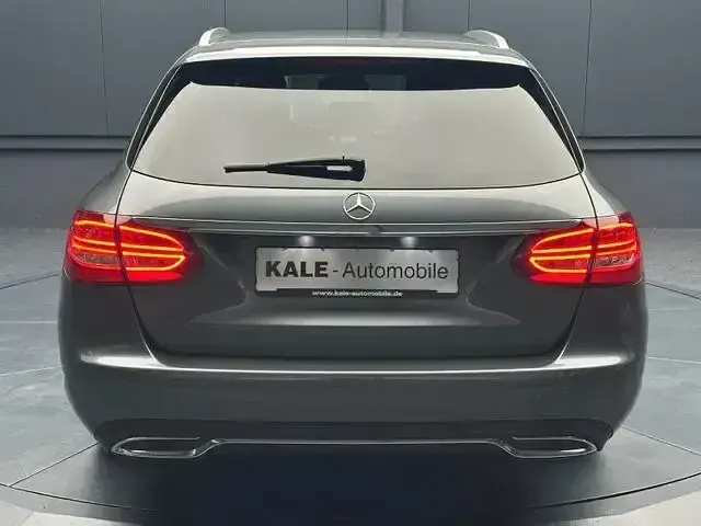 Gebraucht Mercedes C220 Avantgarde 170 PS (125 kW) 2017 Selenitgrau metallic Kombi