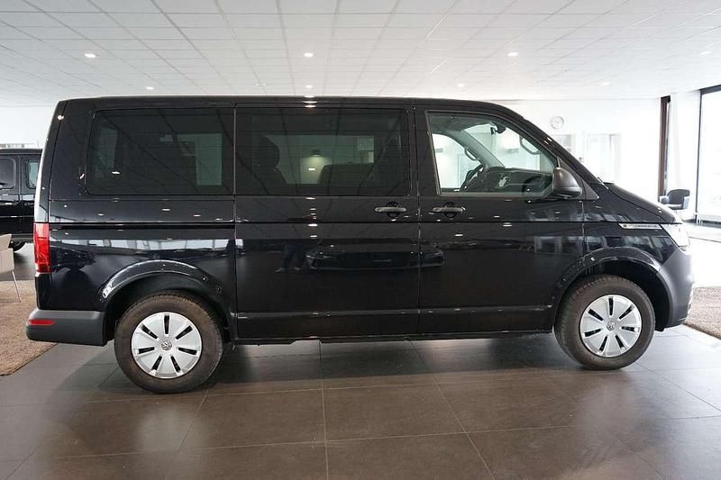 Gebraucht VW Caravelle 150 PS (110 kW) 2024 Deep black perleffekt Van / Kleinbus