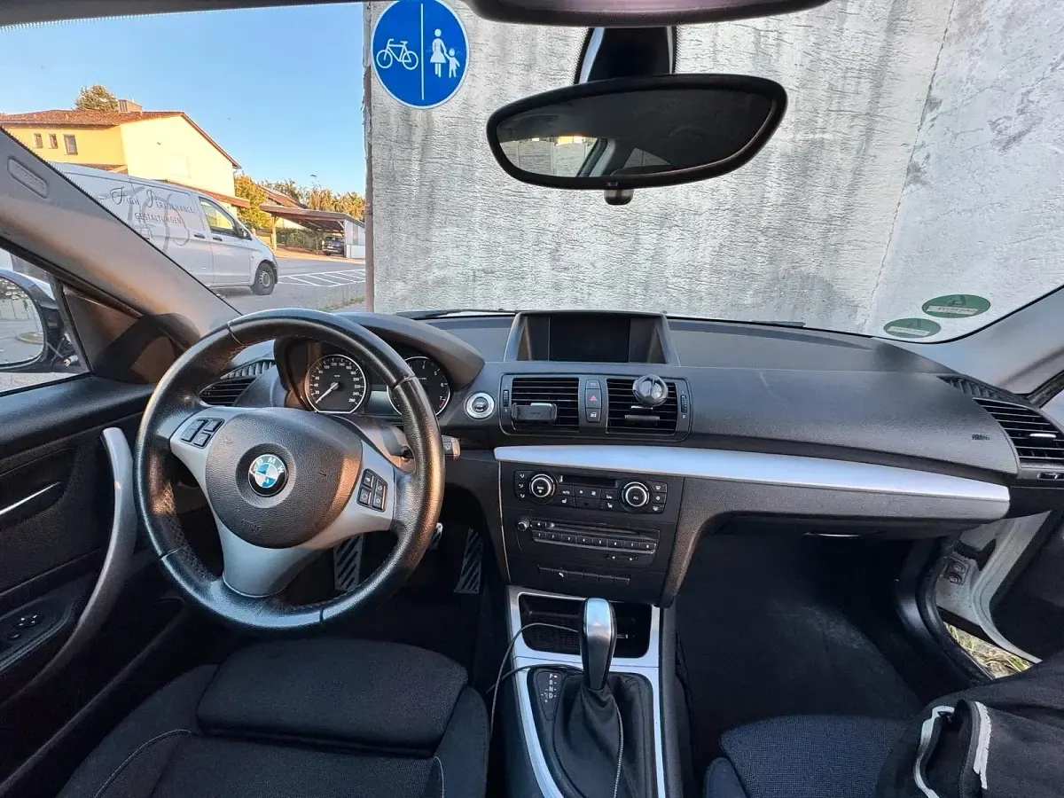 Gebraucht BMW 120 170 PS (125 kW) 2010 Weiß Kleinwagen