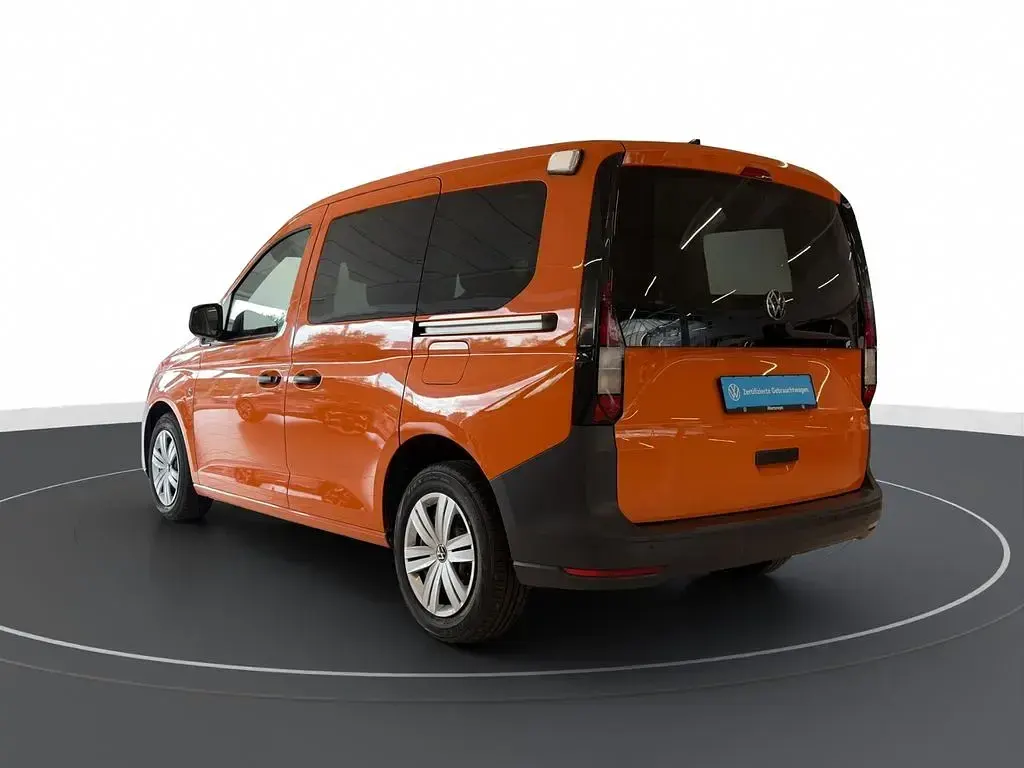 Gebraucht VW Caddy Basis 102 PS (75 kW) 2021 Orange Van / Kleinbus