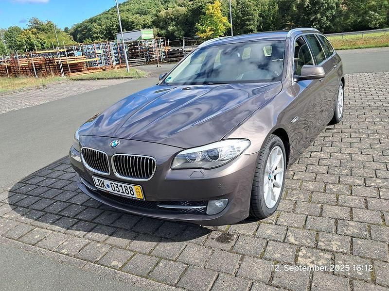 Gebraucht BMW 530 272 PS (200 kW) 2013 Grau Kombi