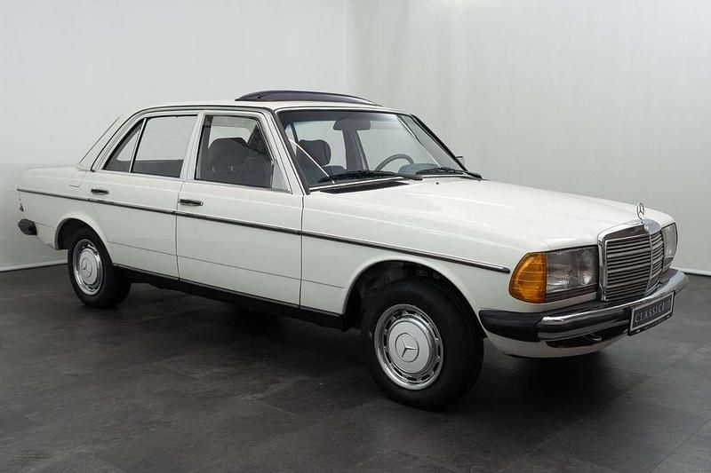 Gebraucht Mercedes 200 109 PS (80 kW) 1983 Weiß Limousine