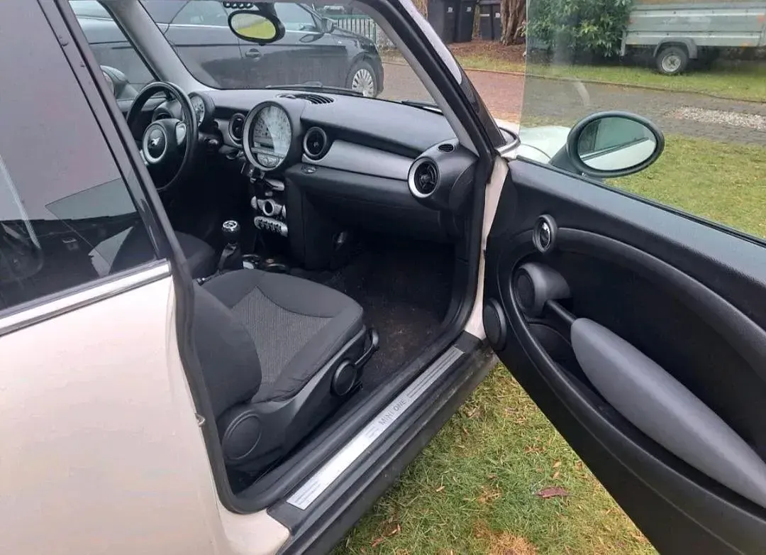 Gebraucht Mini Cooper 95 PS (69 kW) 2009 Weiß Kleinwagen
