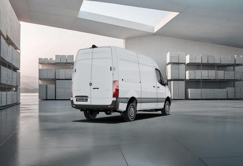 Second-hand Mercedes Sprinter 190 CP (139 kW) 2025 Alb Van