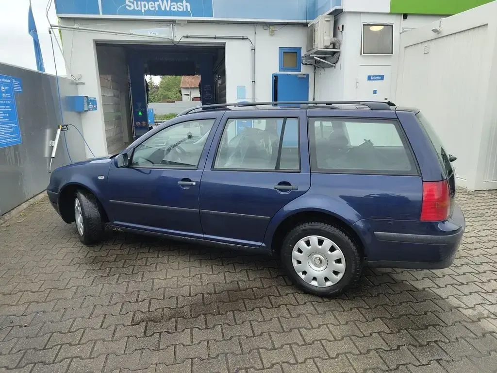 Używany VW Golf IV Basis 101 KM (74 kW) 2005 Niebieski Kombi