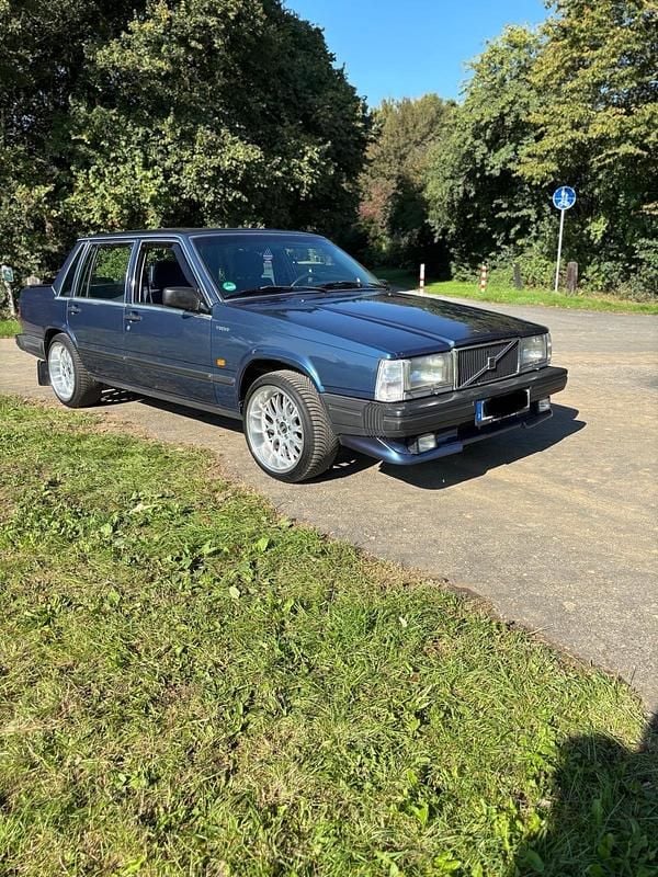 Blau Gebraucht 1989 Volvo 740 Limousine | 4.400 € - Bild 1/4