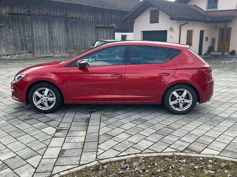 Gebraucht Seat Leon FR 150 PS (110 kW) 2017 Rot Limousine