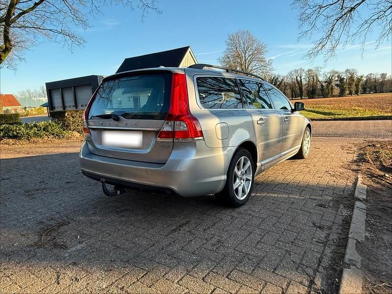 Gebraucht Volvo V70 163 PS (119 kW) 2013 Silber Kombi