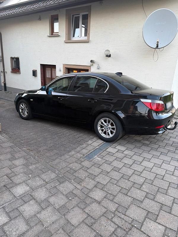Second-hand BMW 525 192 CP (141 kW) 2005 Negru Berlinǎ