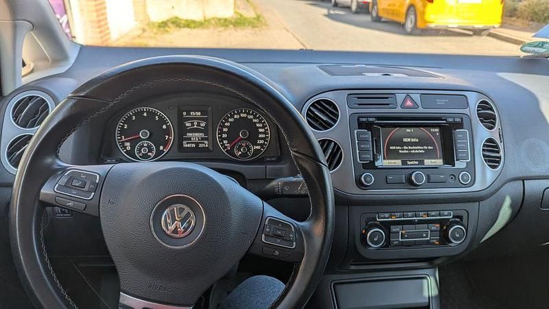 Gebraucht VW Golf Plus Cross Trendline 86 PS (63 kW) 2013 Rot Van / Kleinbus