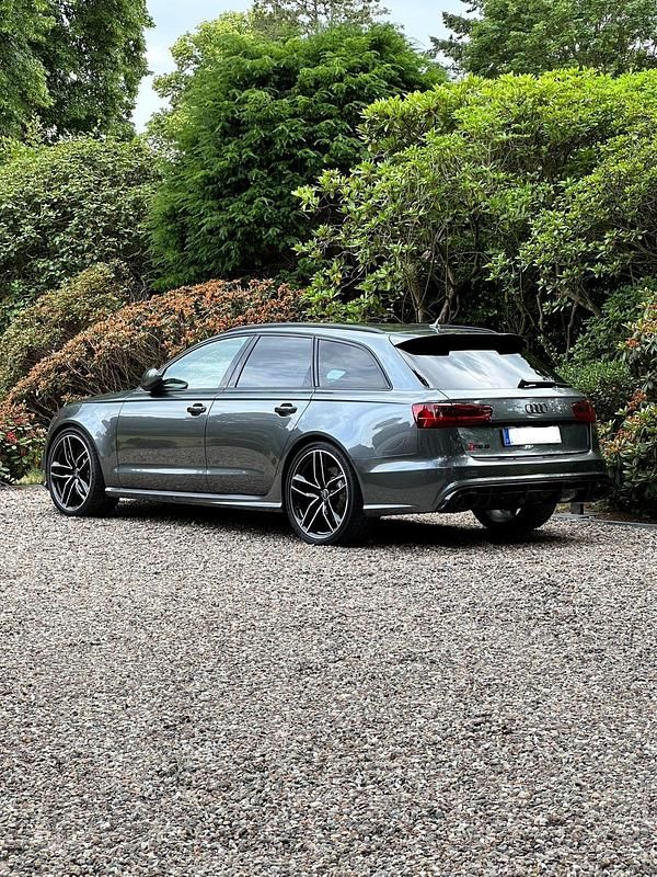 Silber Gebraucht 2018 Audi RS6 Kombi | 69.900 € - Bild 1/4