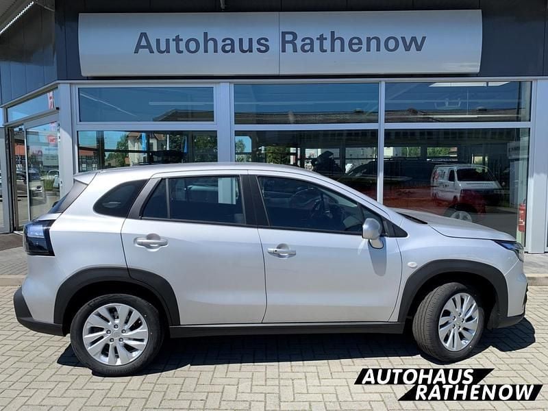 Neu Suzuki SX4 S-Cross 129 PS (94 kW) 2025 Weiß Limousine