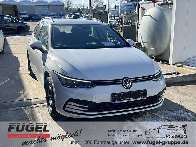 Gebraucht VW Golf VIII Life 150 PS (110 kW) 2022 Pure white Kombi