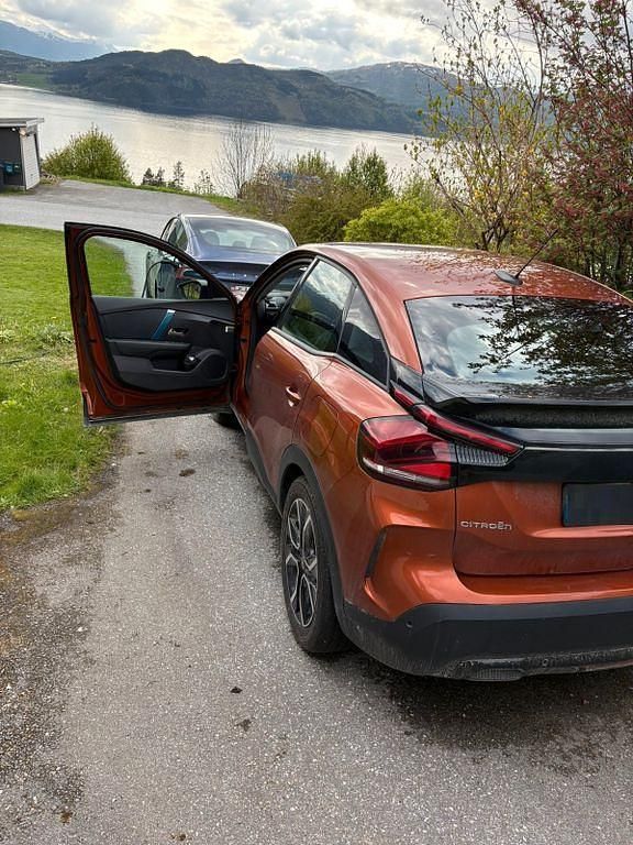 Gebraucht Citroën e-C4 Feel 136 kW (185 PS) 2021 Braun Limousine