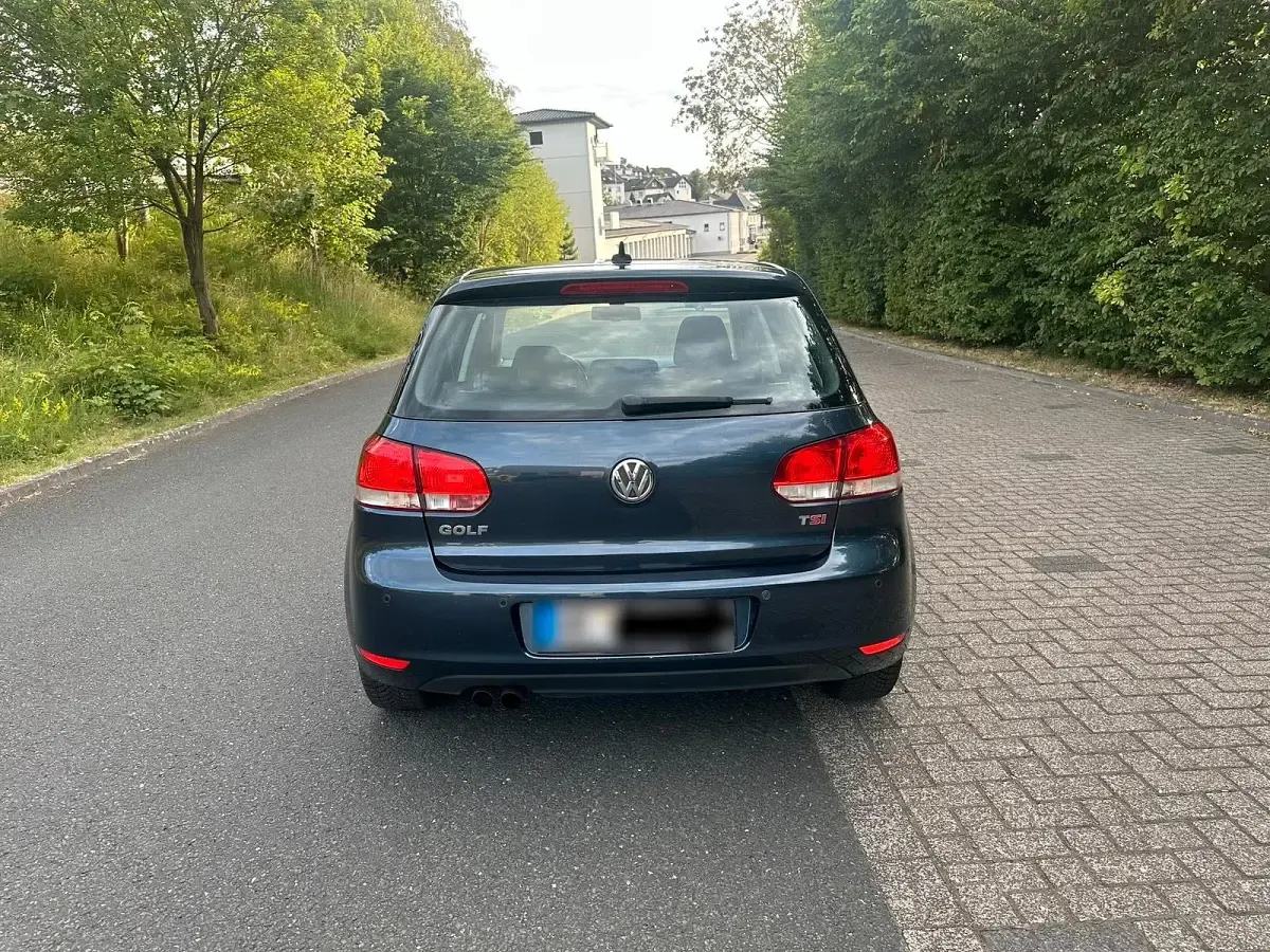 Gebraucht VW Golf VI 160 PS (117 kW) 2010 Blau Limousine