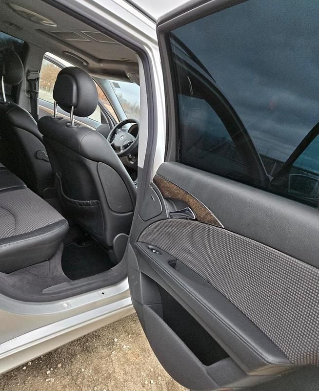 Gebraucht Mercedes E220 150 PS (110 kW) 2004 Kombi