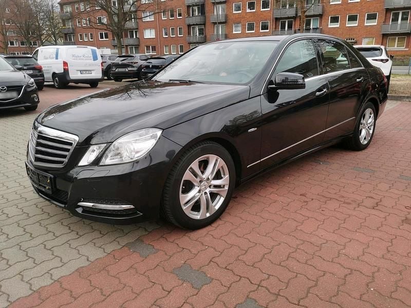 Usata Mercedes E250 204 CV (150 kW) 2010 Nero Berlina