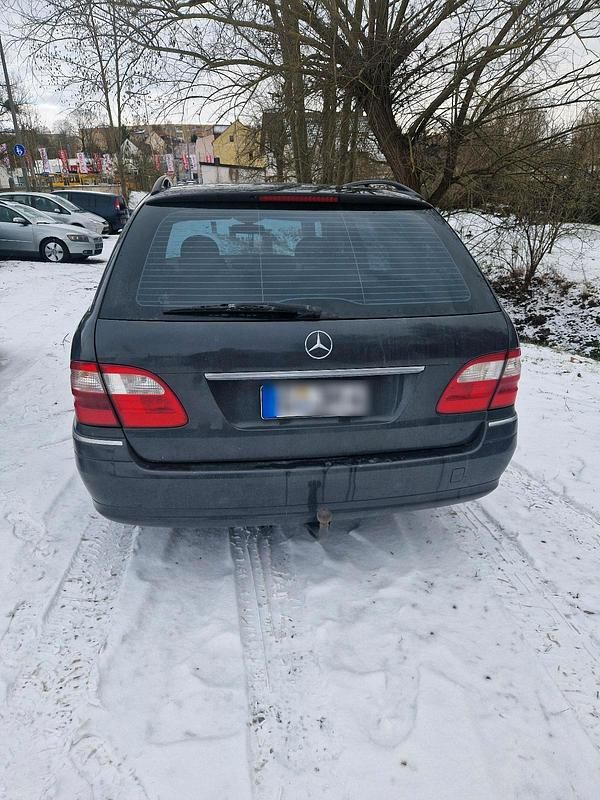 Gebraucht Mercedes E320 204 PS (150 kW) 2004 Schwarz Kombi