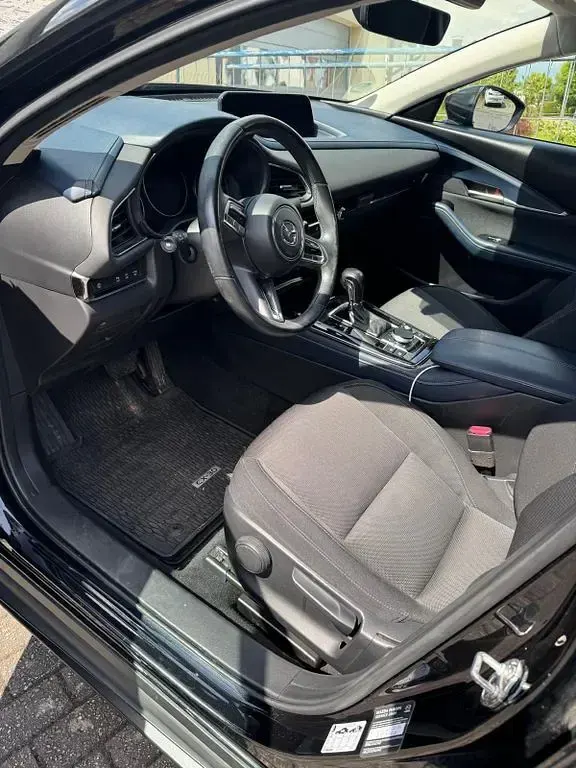Używany Mazda CX-30 Selection 116 KM (85 kW) 2020 Czarny SUV