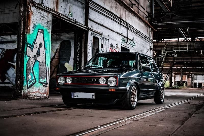 Grün Gebraucht 1982 VW Golf I GTI Limousine | 23.800 € - Bild 1/4