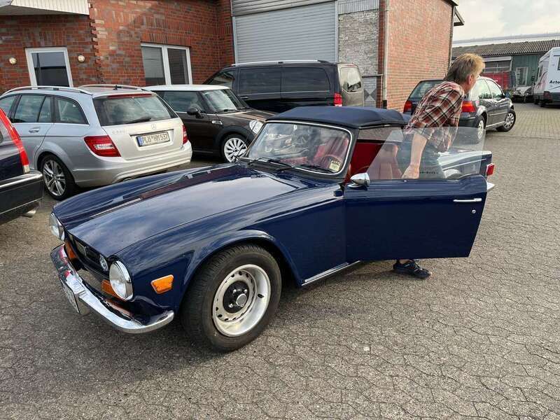 Blau Gebraucht 1973 Triumph TR6 Cabrio | 26.000 € - Bild 1/4