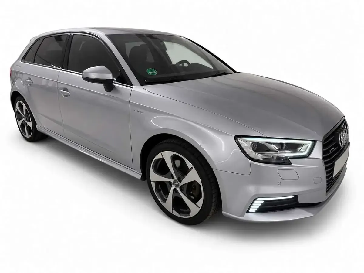 Używany Audi A3 e-tron Sport 150 KM (110 kW) 2018 Szary Hatchback