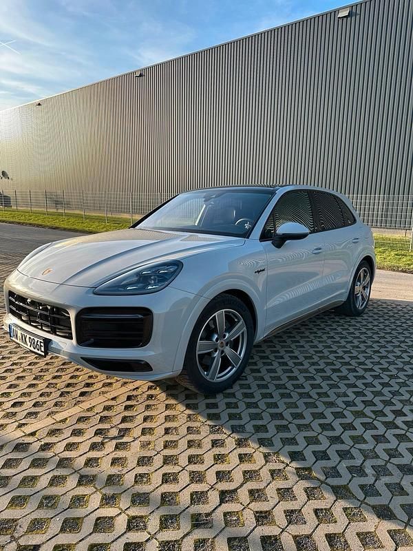 Andere farben Gebraucht 2020 Porsche Cayenne SUV | 70.980 € - Bild 1/4